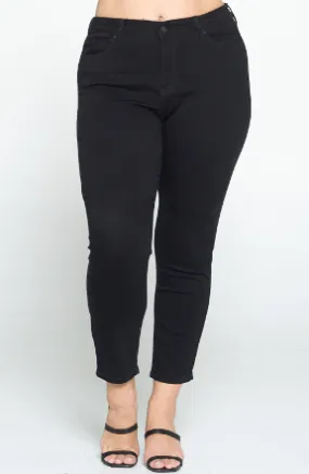 Essential Ankle Skinny Denim in Black