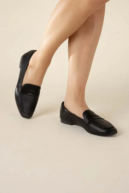 Flats Harriet Tapered Toe Flats